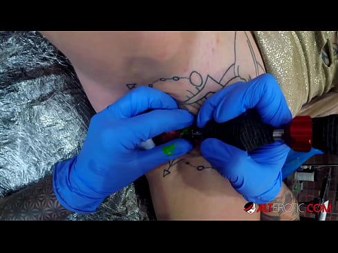 ❤️ Extrem tätowierte Hottie Sully Savage hat ein Tattoo auf ihrer Klitoris ❤️ Porno fb bei de.dienlanhbk.top